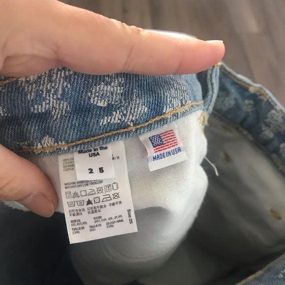 American Appeals denim shorts medium wash 25 - Picture 2 of 4